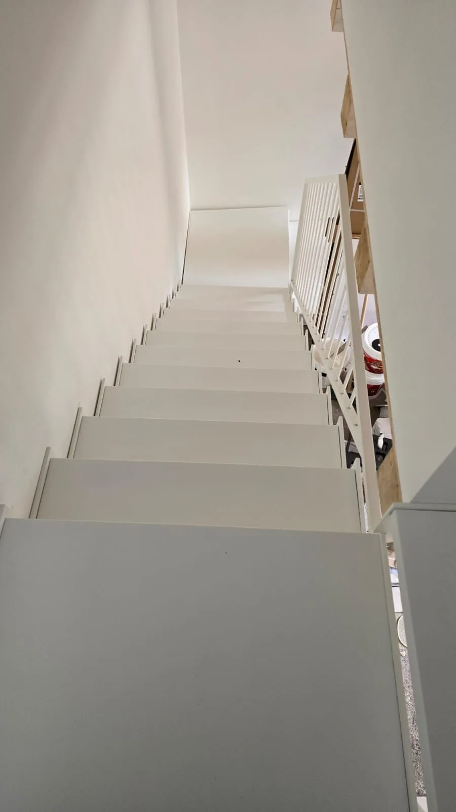 Scala in ferro su misura, applicabile a scale esterne e passerelle per edifici pubblici