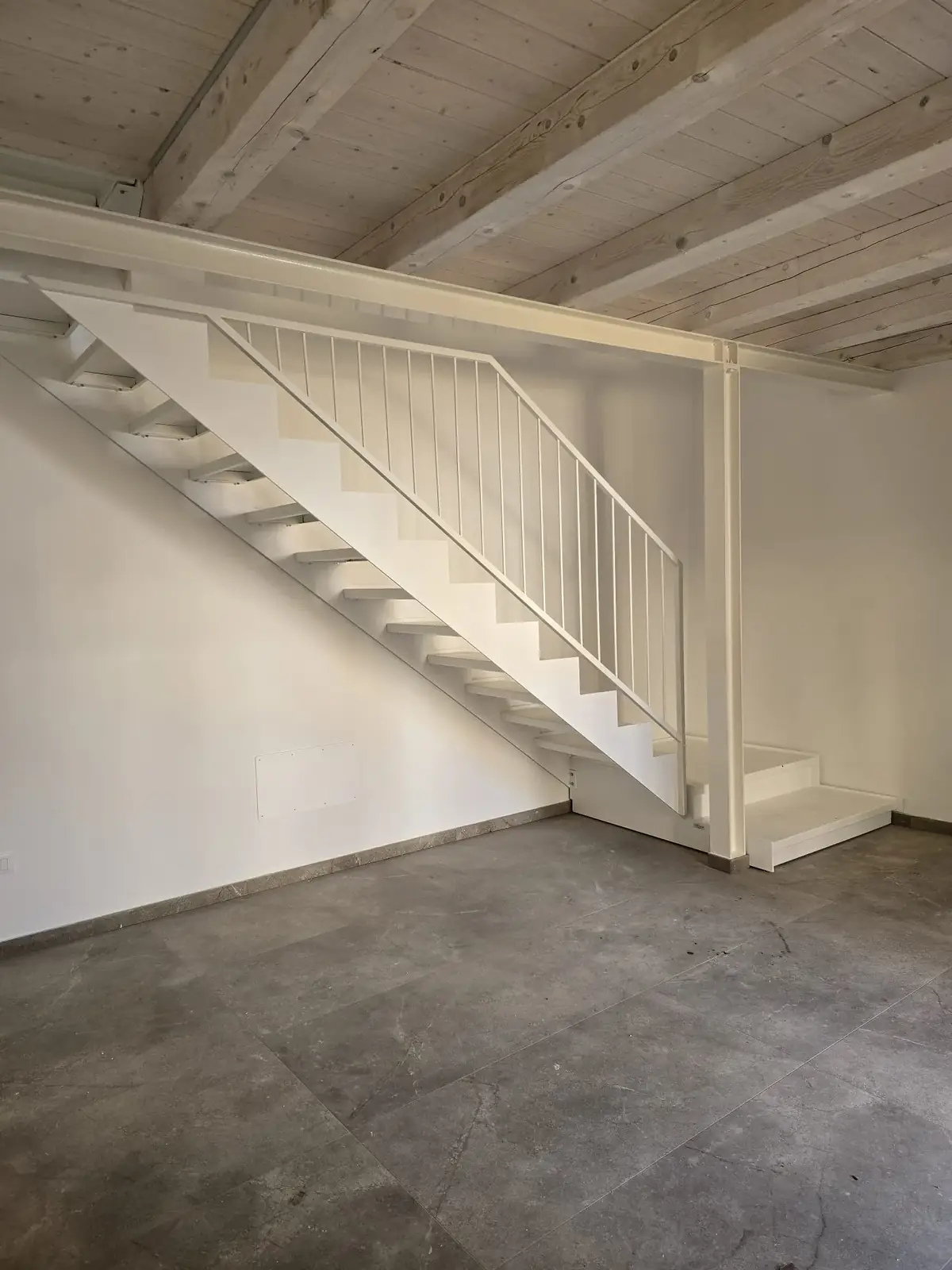 Scala in ferro e vetro realizzata da Jenius